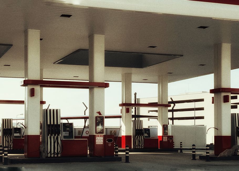 Pompes à carburant dans une station-service